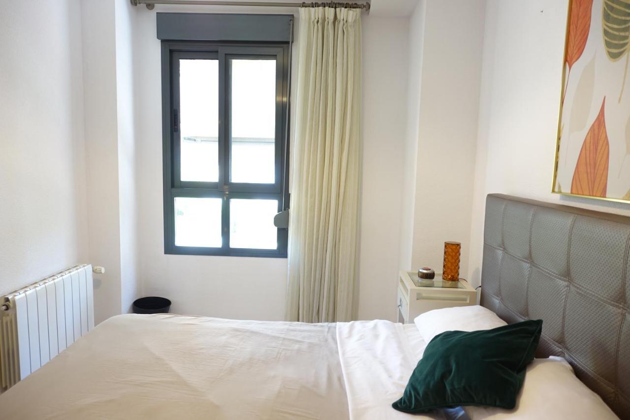 ☆The Peaceful Valencia Homestay☆ W/ Terrace⌘Parking⌘Bbq Valência Exterior foto