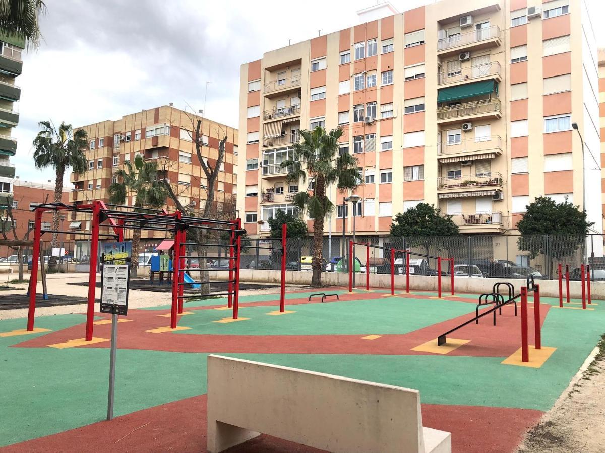 ☆The Peaceful Valencia Homestay☆ W/ Terrace⌘Parking⌘Bbq Valência Exterior foto