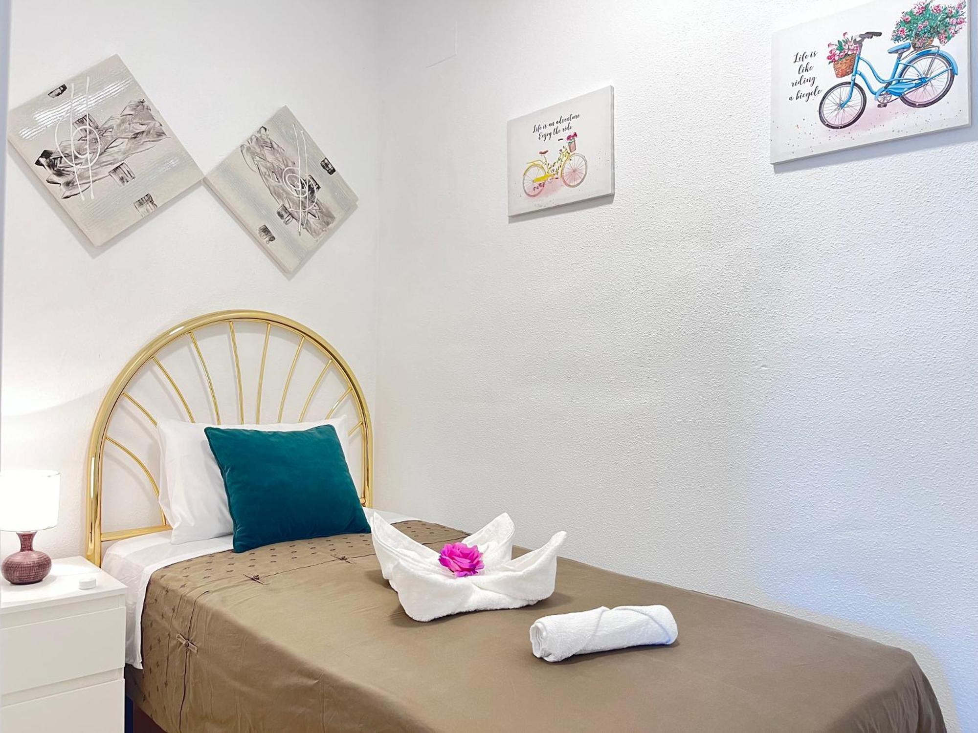 ☆The Peaceful Valencia Homestay☆ W/ Terrace⌘Parking⌘Bbq Valência Exterior foto