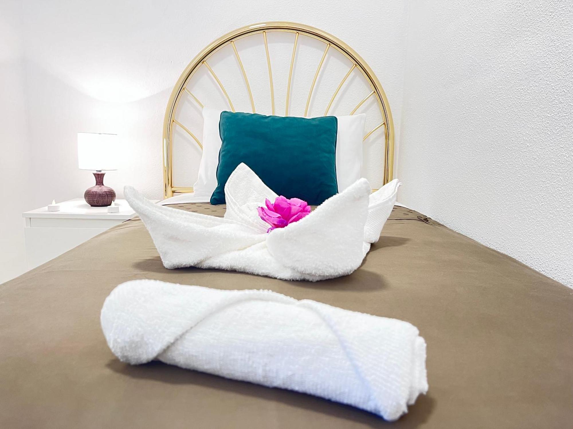 ☆The Peaceful Valencia Homestay☆ W/ Terrace⌘Parking⌘Bbq Valência Exterior foto