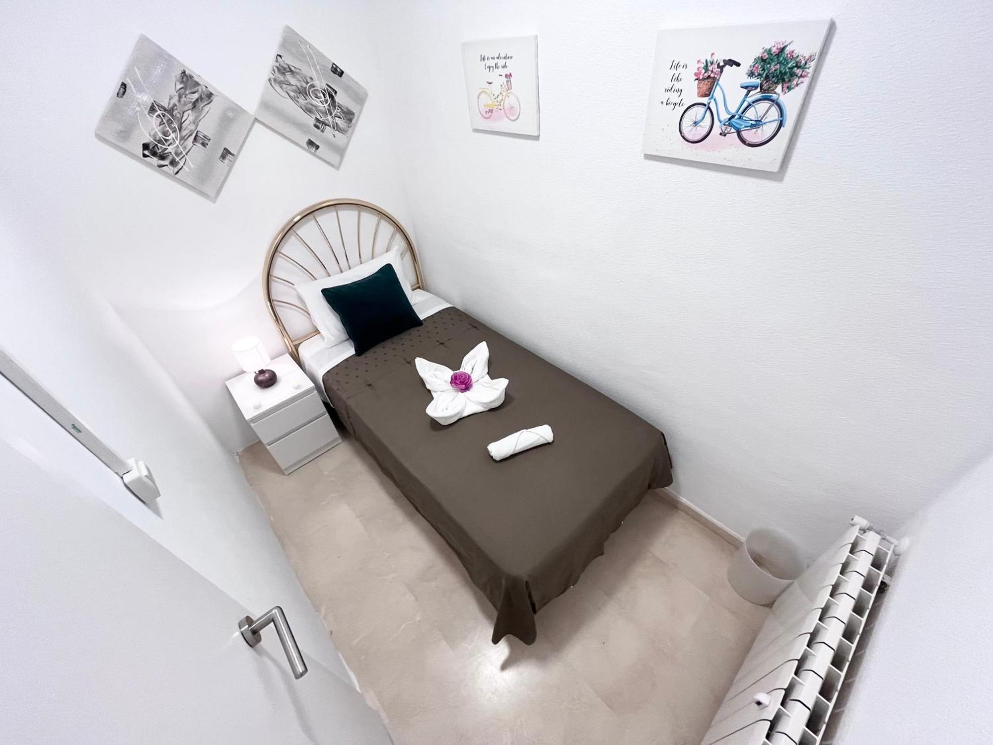 ☆The Peaceful Valencia Homestay☆ W/ Terrace⌘Parking⌘Bbq Valência Exterior foto